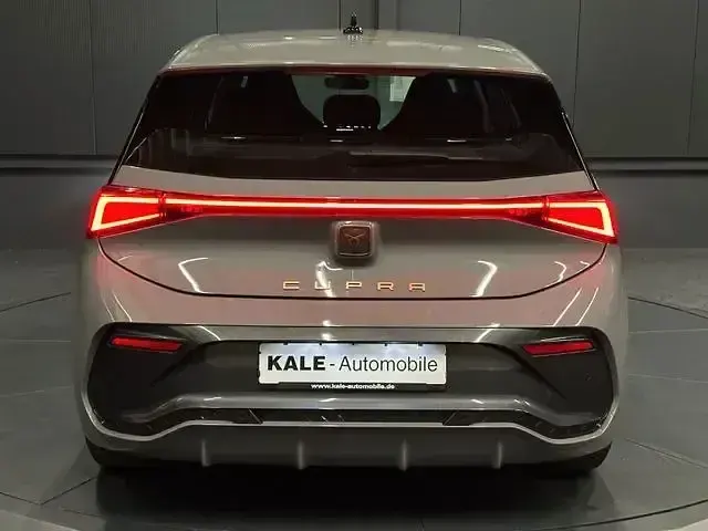 Second-hand Cupra Born 150 kW (204 CP) 2024 Gri Hatchback