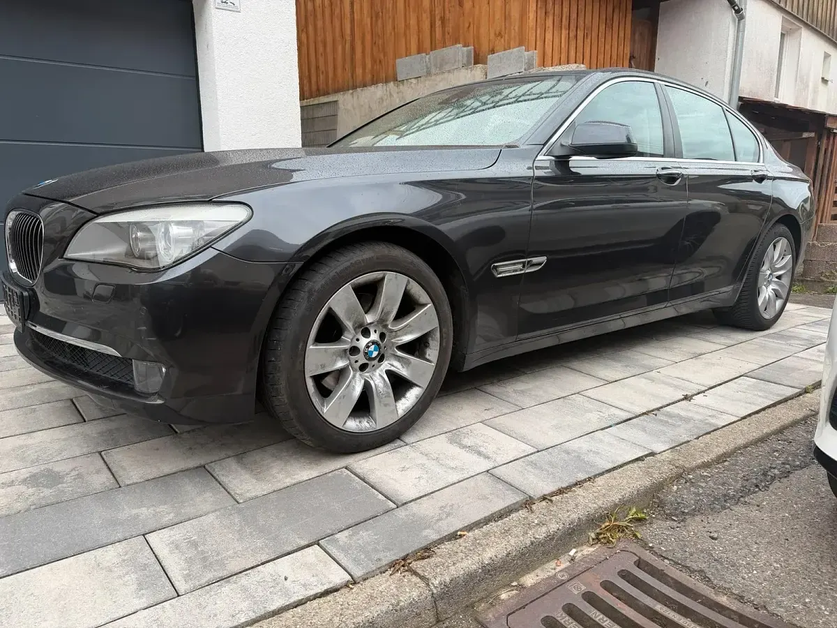 Gebraucht BMW 730 245 PS (180 kW) 2009 Schwarz Limousine
