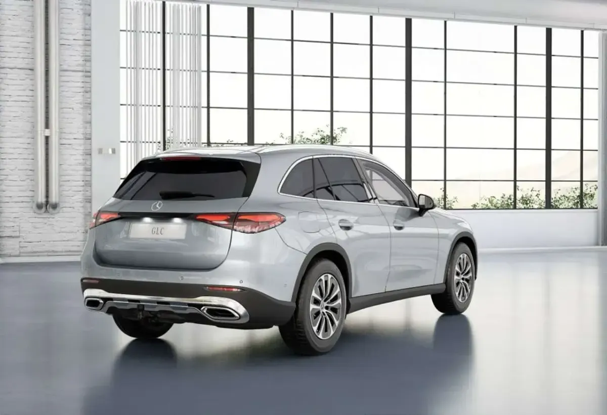 Gebraucht Mercedes GLC220 Avantgarde 197 PS (144 kW) 2025 Metalliclack hightechsilber SUV