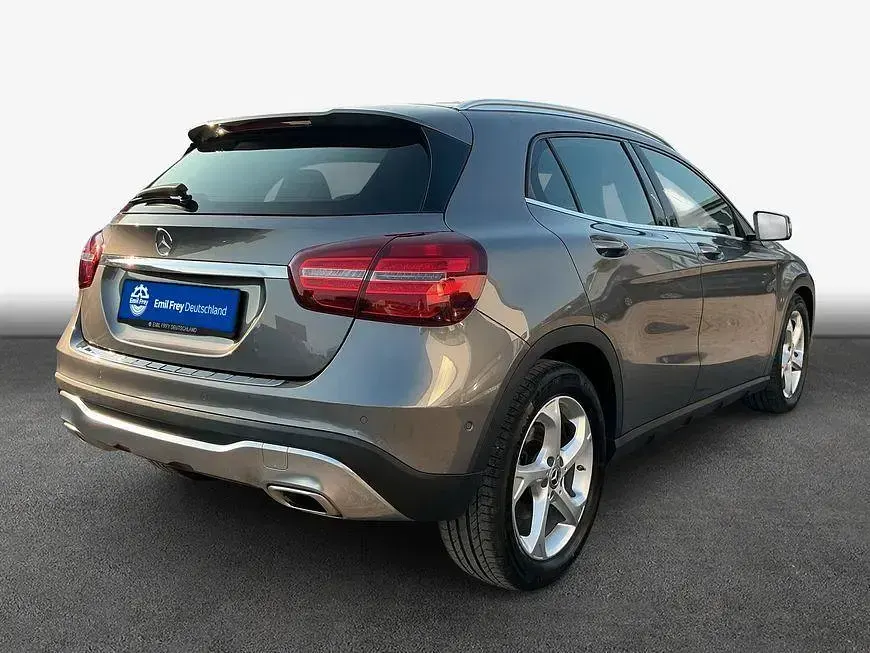 Gebraucht Mercedes GLA180 Urban 122 PS (89 kW) 2019 Grau SUV