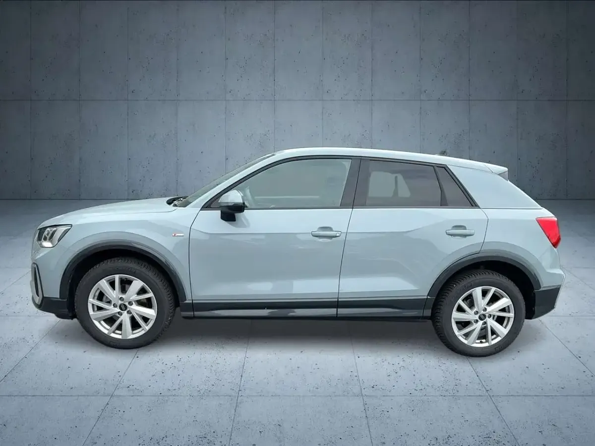 Gebraucht Audi Q2 S-Line 150 PS (110 kW) 2025 Grau SUV