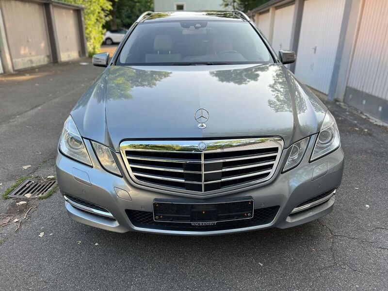 Grau Gebraucht 2011 Mercedes E350 Avantgarde Kombi | 13.999 € (Fairer Preis) - Bild 1/4