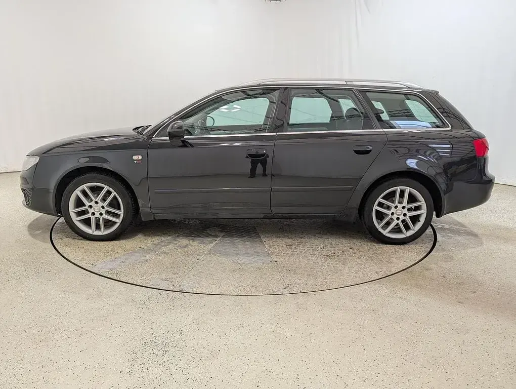Gebraucht Seat Exeo Style 143 PS (105 kW) 2011 Schwarz Limousine