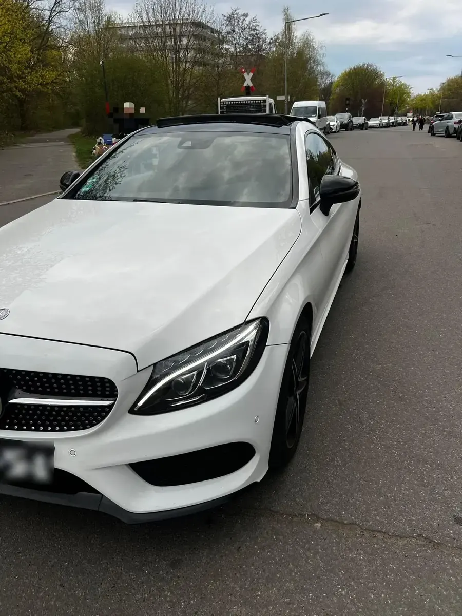 Gebraucht Mercedes C300 AMG line 245 PS (180 kW) 2017 Weiß Coupé
