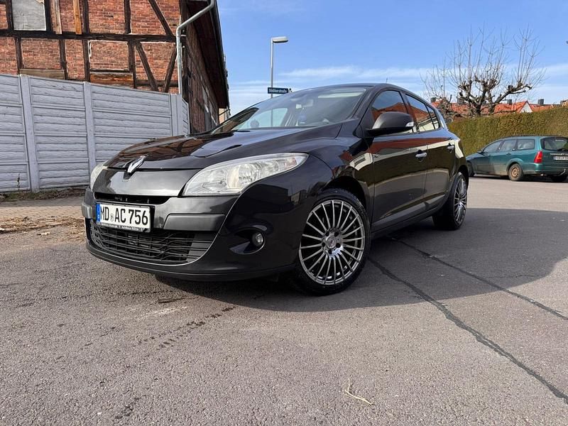 Gebraucht Renault Mégane III 131 PS (96 kW) 2009 Schwarz Kleinwagen