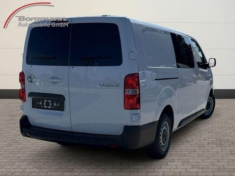Gebraucht Toyota Proace 144 PS (105 kW) 2024 Weiss Van / Kleinbus