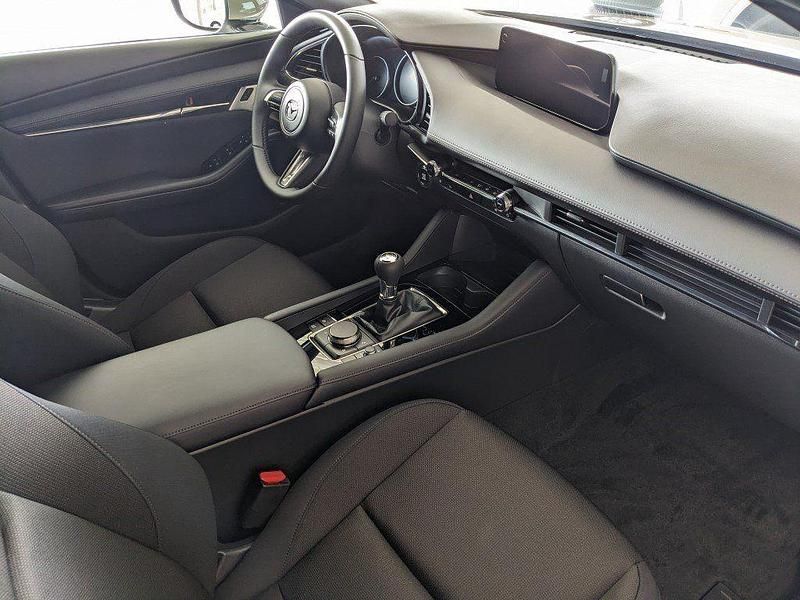 Neu Mazda 3 Exclusive 140 PS (102 kW) 2026 Polymetal grey metallic Limousine