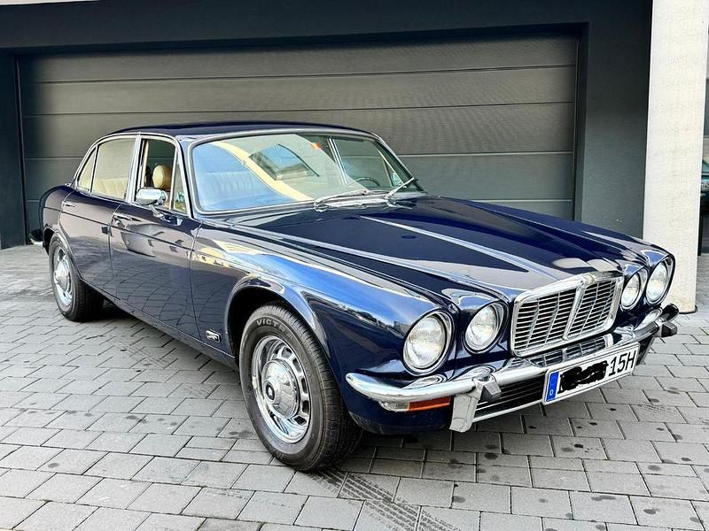Blau Gebraucht 1977 Jaguar XJ Limousine | 22.348 € - Bild 1/4
