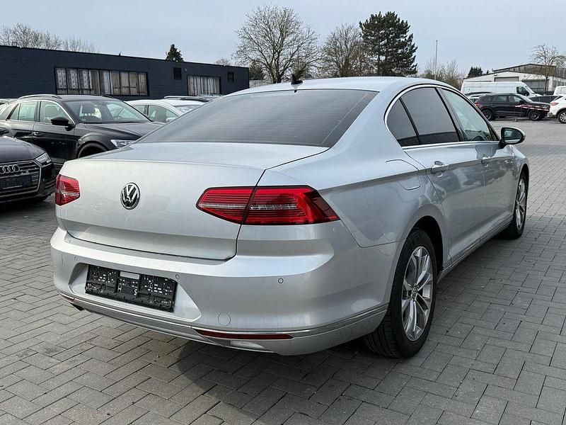 Gebraucht VW Passat Highline 179 PS (131 kW) 2015 Silber Limousine
