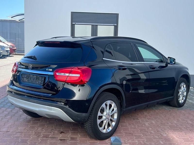 Gebraucht Mercedes GLA200 136 PS (100 kW) 2014 Schwarz SUV