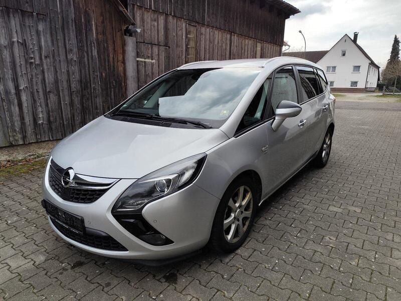 Silber Gebraucht 2016 Opel Zafira Tourer drive Van / Kleinbus | 5.900 € (Superpreis) - Bild 1/4