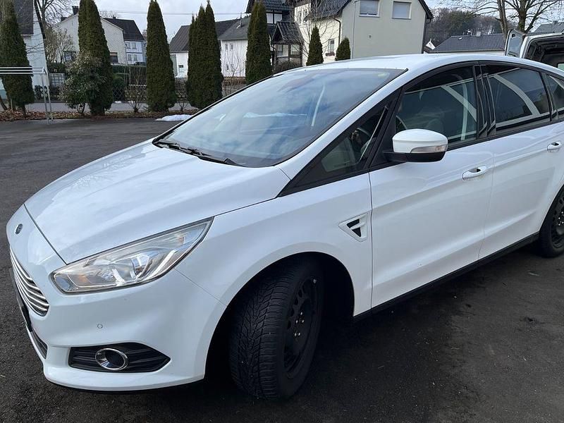 Gebraucht Ford S-MAX Titanium 150 PS (110 kW) 2016 Weiß Van / Kleinbus