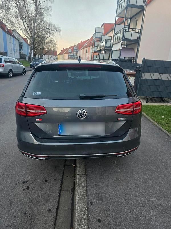 Gebraucht VW Passat Highline 239 PS (175 kW) 2016 Grau Kombi