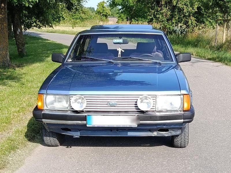 Blau Gebraucht 1984 Ford Granada Kombi | 2.600 € - Bild 1/4