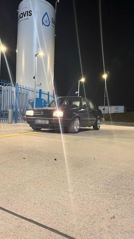 Second-hand VW Jetta 75 CP (55 kW) 1988 Albastru Berlinǎ