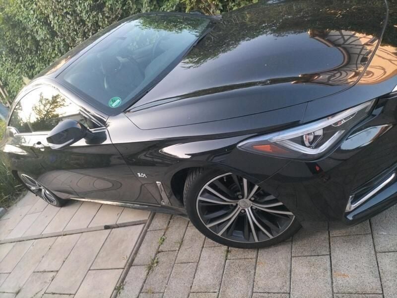 Schwarz Gebraucht 2019 Infiniti Q60 Coupé | 26.999 € - Bild 1/4