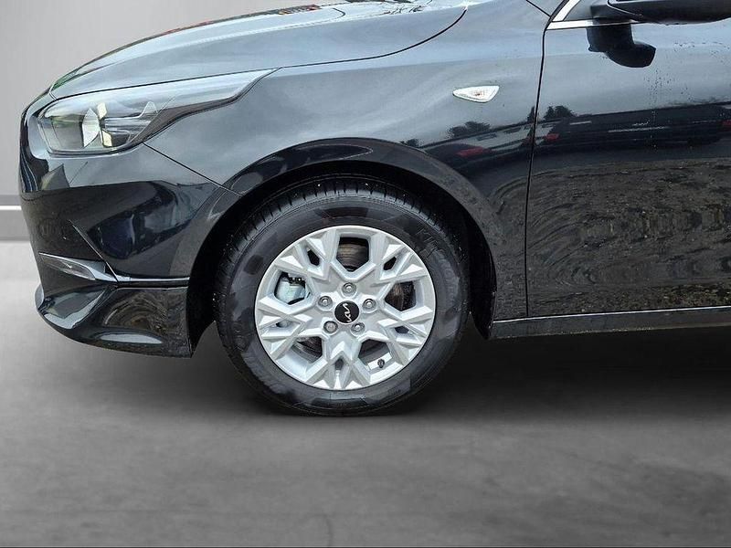 Neu Kia Ceed Sportswagon Vision 140 PS (102 kW) 2025 Schwarz Kombi