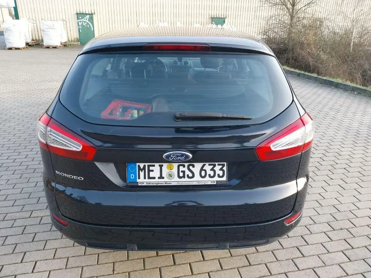 Gebraucht Ford Mondeo 140 PS (102 kW) 2012 Schwarz Kombi