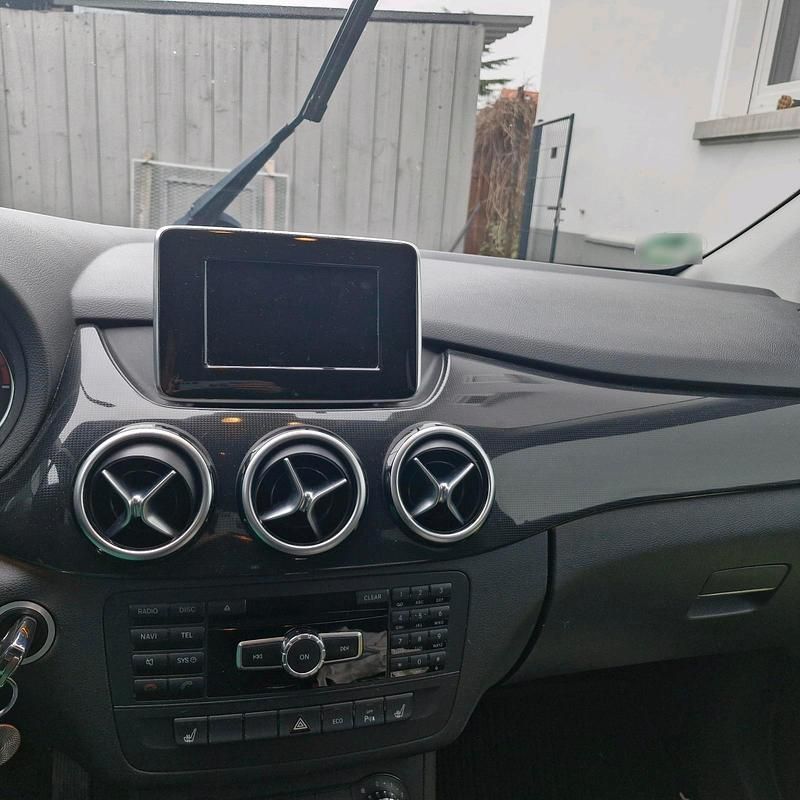 Gebraucht Mercedes B180 90 PS (66 kW) 2012 Schwarz Van / Kleinbus