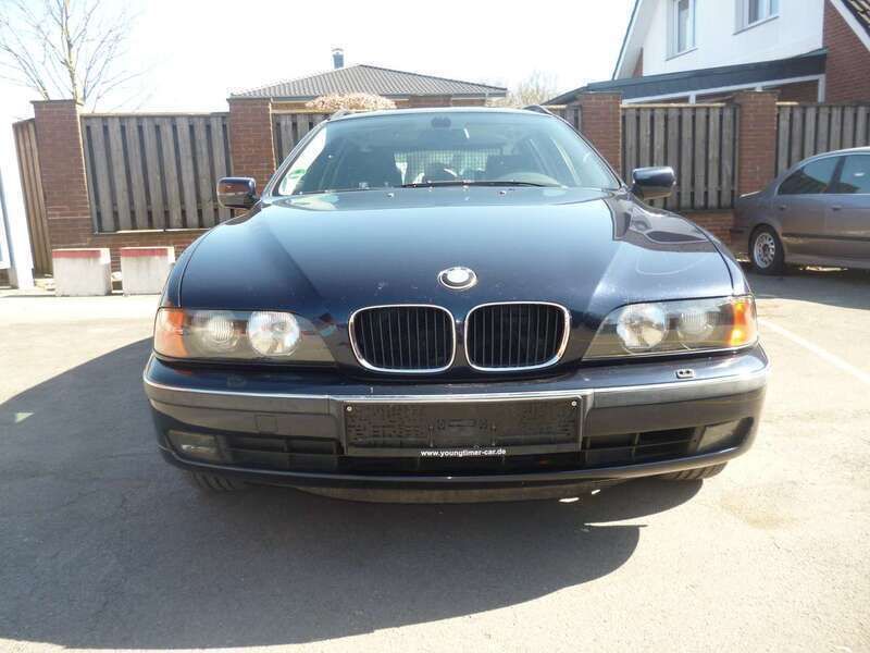 Orientblau Gebraucht 2000 BMW 520 Kombi | 2.990 € (Fairer Preis) - Bild 1/4