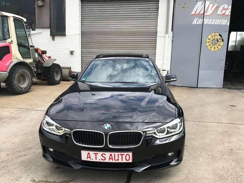 Gebraucht BMW 320 Advantage 163 PS (119 kW) 2018 Schwarz Kombi