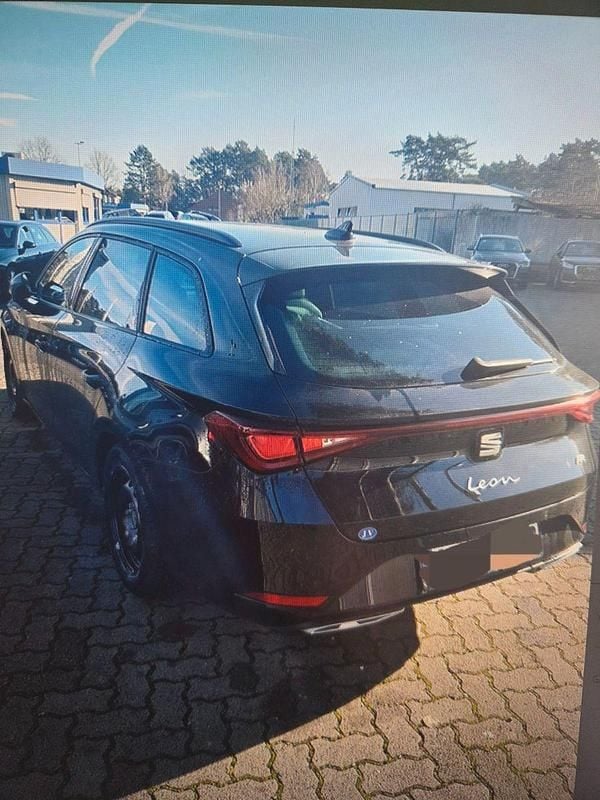 Second-hand Seat Leon FR 150 CP (110 kW) 2021 Negru Berlinǎ