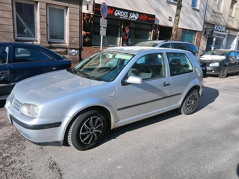 Gebraucht VW Golf IV 105 PS (77 kW) 2002 Silber Kleinwagen