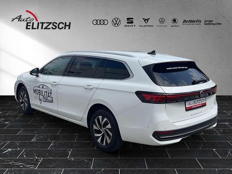Gebraucht VW Passat Business 150 PS (110 kW) 2024 Pure white Limousine