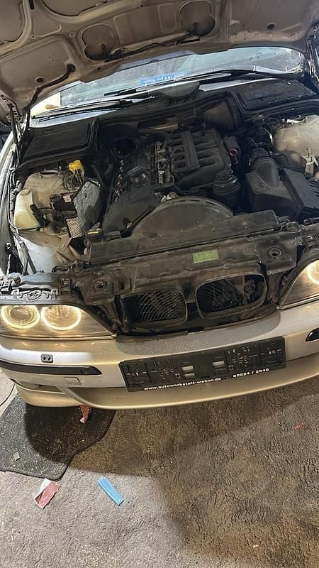 Gebraucht BMW 525 195 PS (143 kW) 2002 Silber Limousine