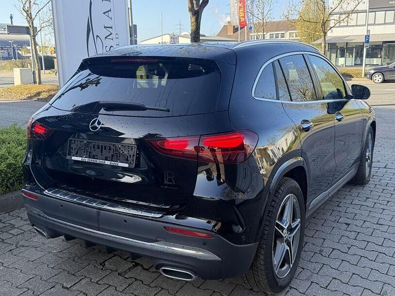 Gebraucht Mercedes GLA200 Advanced Plus 177 PS (130 kW) 2024 Schwarz SUV