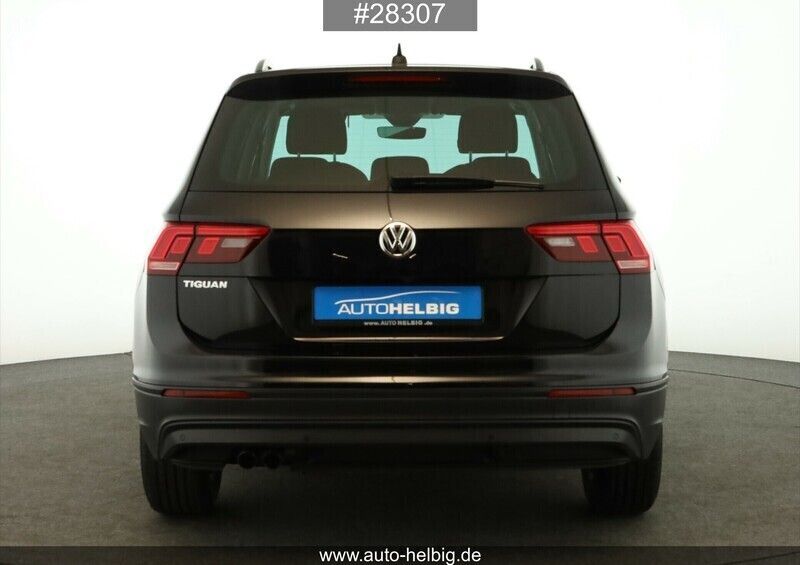 Gebraucht VW Tiguan Comfortline 150 PS (110 kW) 2020 Deep black perleffekt SUV