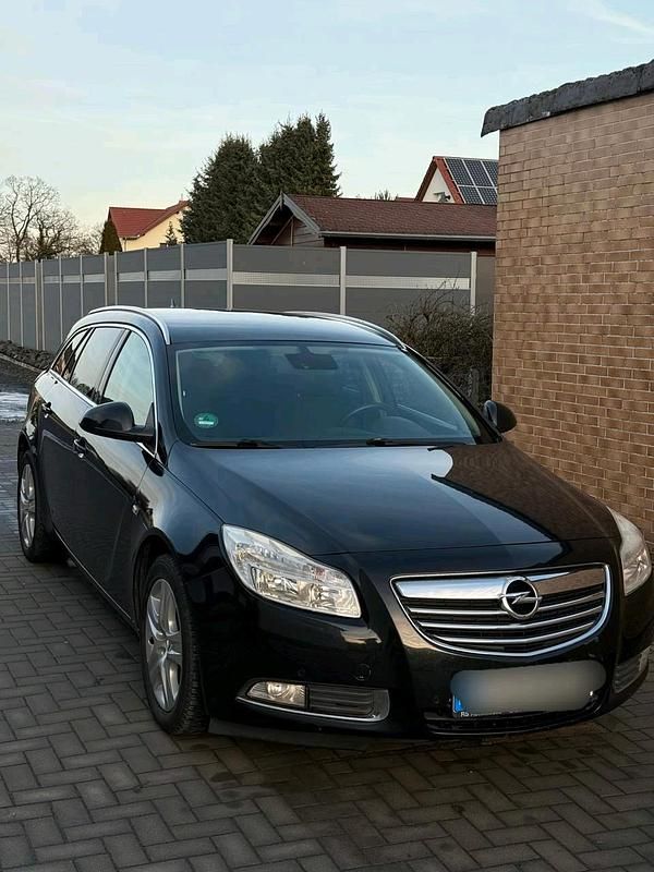 Schwarz Gebraucht 2009 Opel Insignia Sport Kombi | 3.000 € (Etwas zu teuer) - Bild 1/4