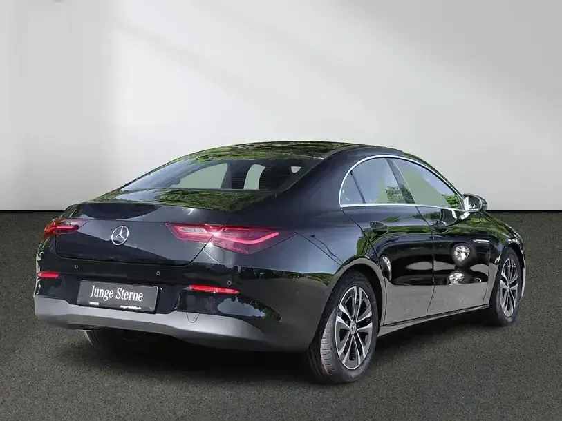 Gebraucht Mercedes CLA200 Advanced 163 PS (119 kW) 2025 Unilack nachtschwarz Coupé