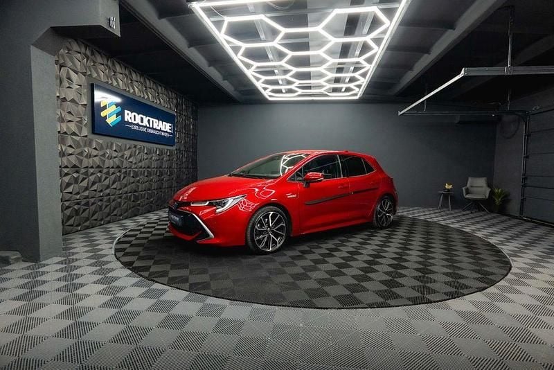 Gebraucht Toyota Corolla Hybrid Lounge 184 PS (135 kW) 2020 Rot Limousine