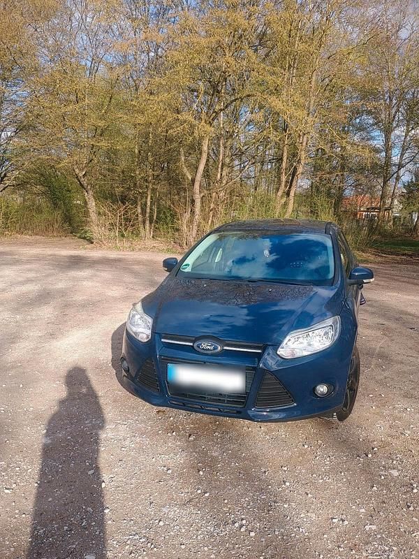 Gebraucht Ford Focus 125 PS (91 kW) 2012 Blau Kombi