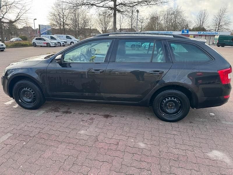 Gebraucht Skoda Octavia 150 PS (110 kW) 2014 Schwarz Kleinwagen