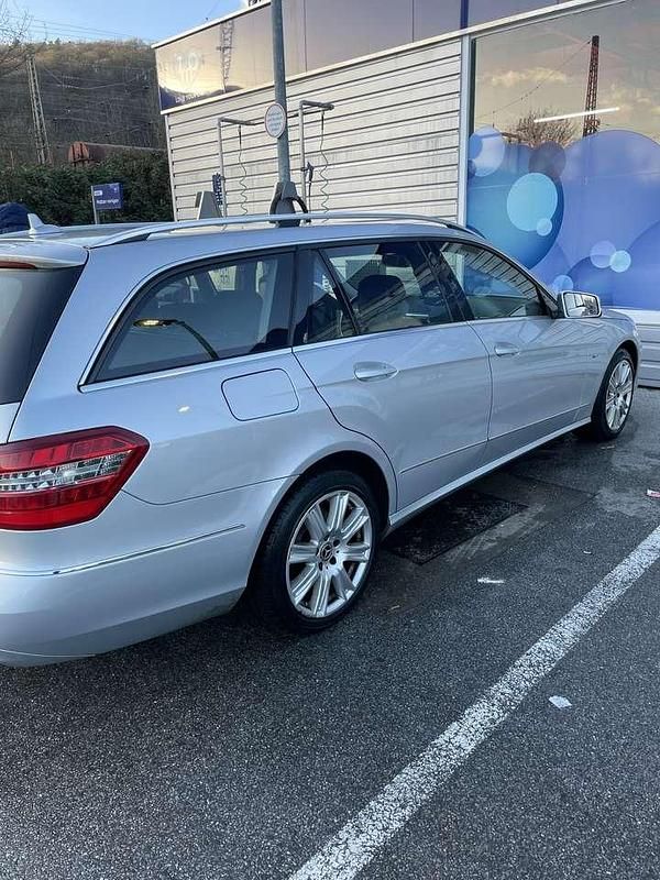 Gebraucht Mercedes E350 Elegance 265 PS (194 kW) 2012 Silber Kombi
