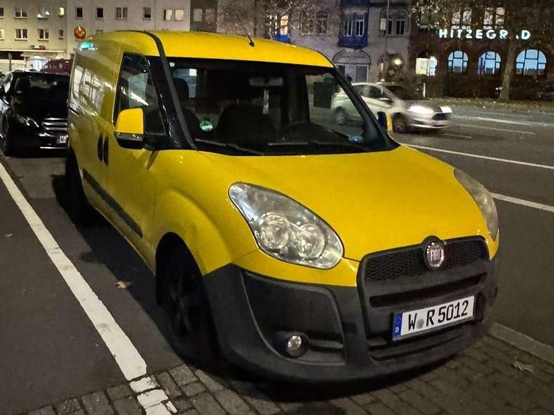 Gebraucht Fiat Doblò 101 PS (74 kW) 2010 Gelb Van / Kleinbus