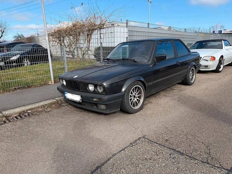 Gebraucht BMW 325 170 PS (125 kW) 1987 Schwarz Coupé
