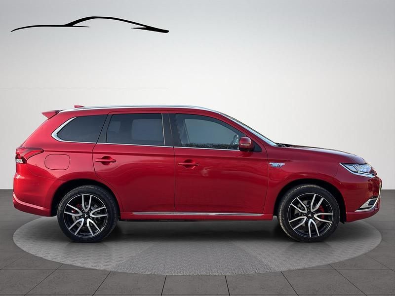 Gebraucht Mitsubishi Outlander Edition 135 PS (99 kW) 2019 Rot SUV