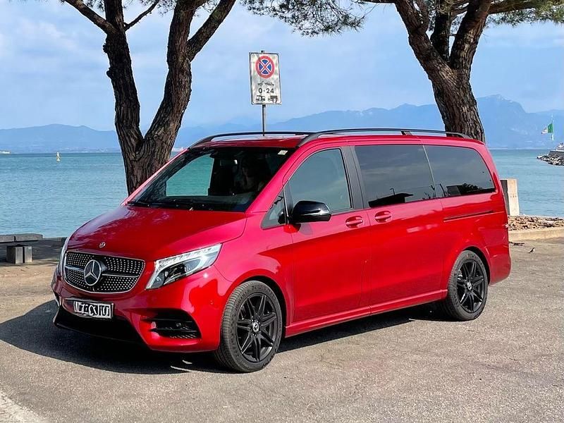Rot Gebraucht 2022 Mercedes V300 Edition Van / Kleinbus | 49.900 € (Superpreis) - Bild 1/4