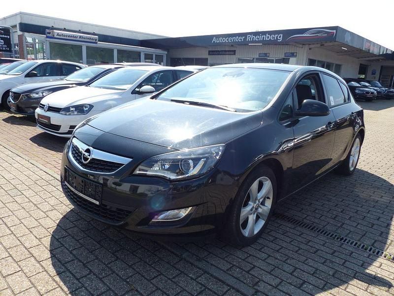 Karbonschw graphitschw midnigh Gebraucht 2011 Opel Astra drive Limousine | 9.999 € (Fairer Preis) - Bild 1/4