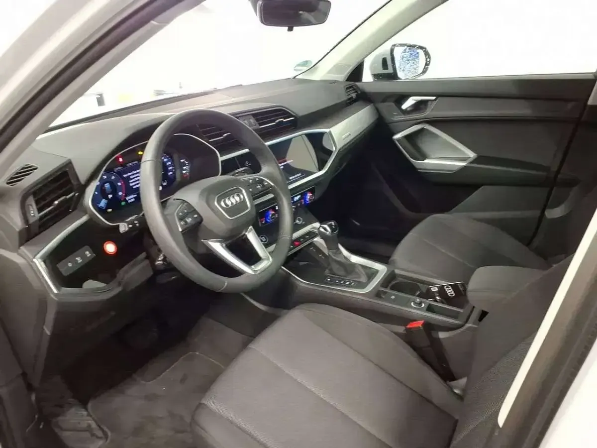 Gebraucht Audi Q3 Comfort 193 PS (141 kW) 2025 Weiß SUV