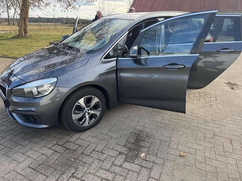 Gebraucht BMW 218 150 PS (110 kW) 2016 Grau Kombi