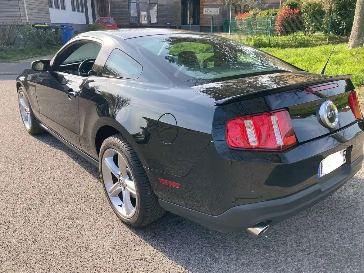 Gebraucht Ford Mustang GT 320 PS (235 kW) 2009 Schwarz Coupé