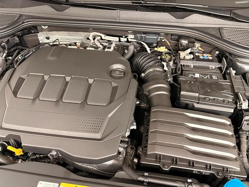 Gebraucht VW Golf VIII Style 150 PS (110 kW) 2025 Schwarz Kleinwagen