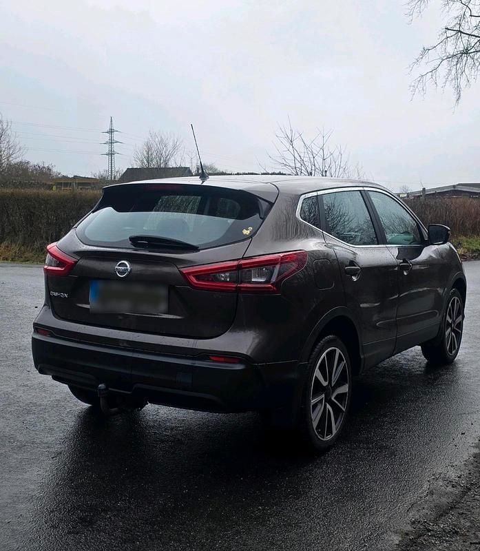 Gebraucht Nissan Qashqai 115 PS (84 kW) 2018 Braun SUV