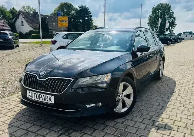 Gebraucht Skoda Superb Ambition 150 PS (110 kW) 2016 Schwarz Kombi
