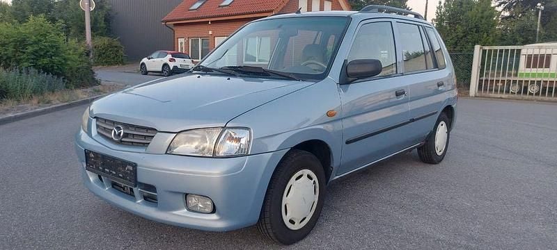 Blau Gebraucht 2001 Mazda Demio Active Van / Kleinbus | 950 € (Fairer Preis) - Bild 1/4