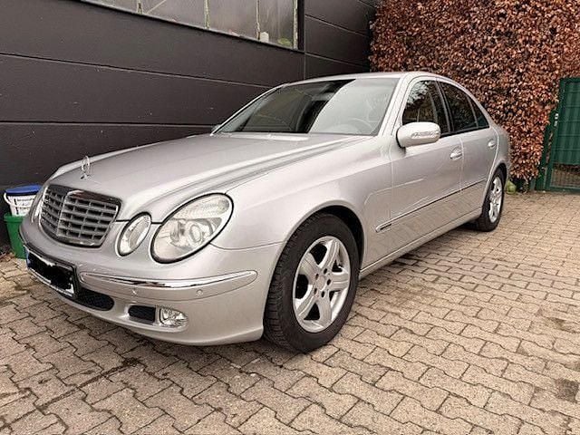 Gebraucht Mercedes E200 Elegance 163 PS (119 kW) 2004 Silber Limousine
